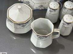 Seizan "Mood Indigo" Floral Motif China - Approx 40 pcs - 11.5" of largest piece
