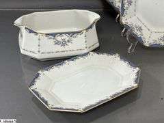 Seizan "Mood Indigo" Floral Motif China - Approx 40 pcs - 11.5" of largest piece