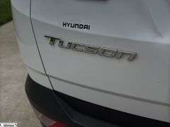 2022  HYUNDAI  Tucson Drive to Christy’s Has some damage inside drivers back door see photos