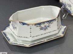 Seizan "Mood Indigo" Floral Motif China - Approx 40 pcs - 11.5" of largest piece