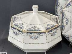Seizan "Mood Indigo" Floral Motif China - Approx 40 pcs - 11.5" of largest piece
