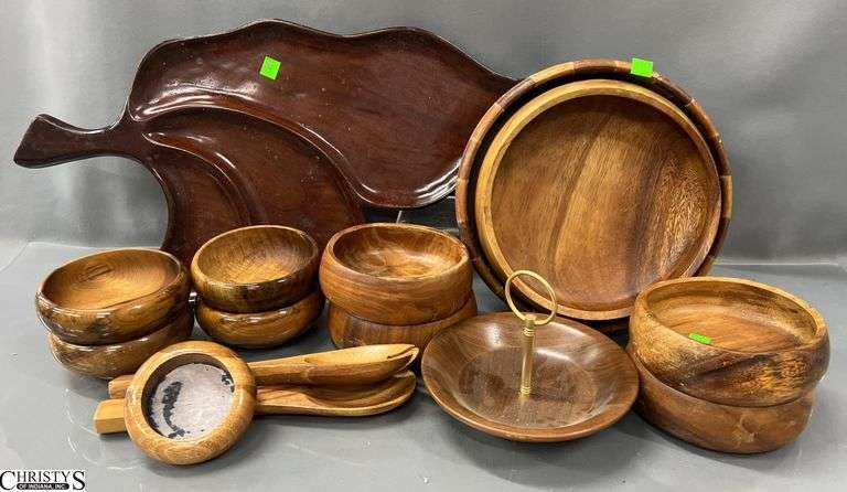 Wooden Salad and Serving Bowls, Leaf Serving Tray - 22" of tray image