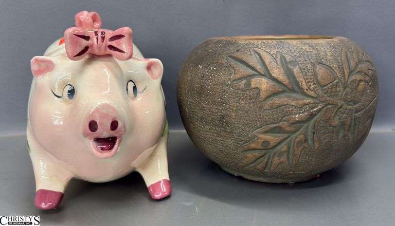 Red Wing Union Stoneware Bowl Vase and Pig Cookie Jar - 8" x 5.5" of Red Wing image