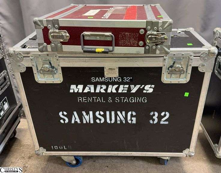 Pair of AV Road Cases Largest 36x15x31 image