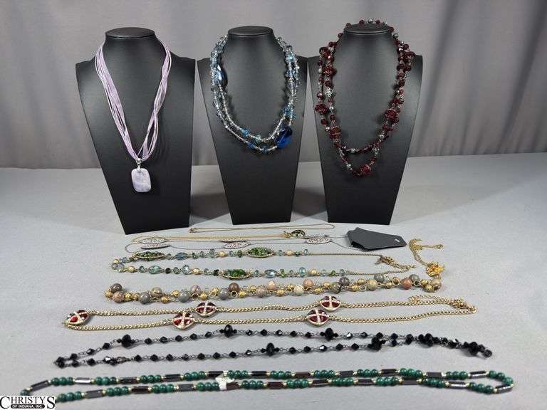 12 Costume Jewelry Necklaces / Chains image