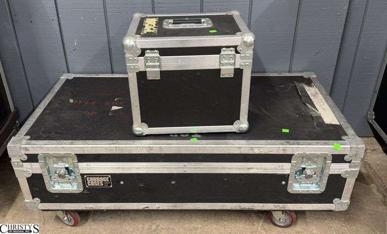 Pair of AV Road Cases Largest 45x23x17 image