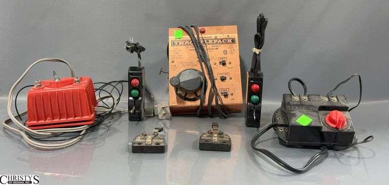 Lionel and Hobby Transformers, Switches image