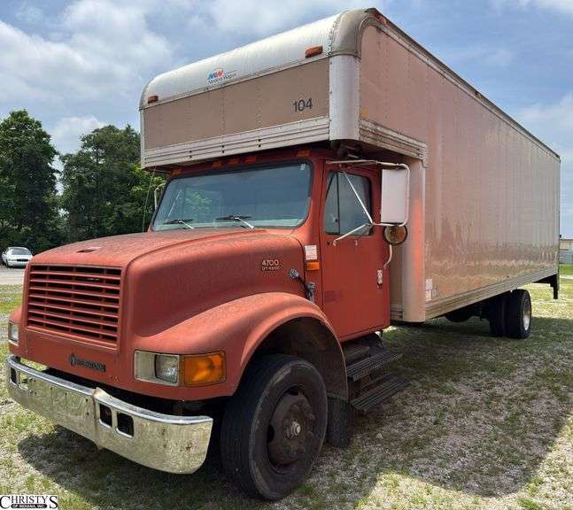 1999  INTERNATIONAL  4700 24' Box • Lift Gate Operating • Driven Here image