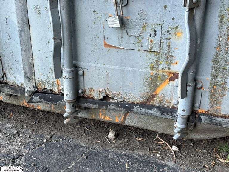 Empty 40’ POD has holes in floor