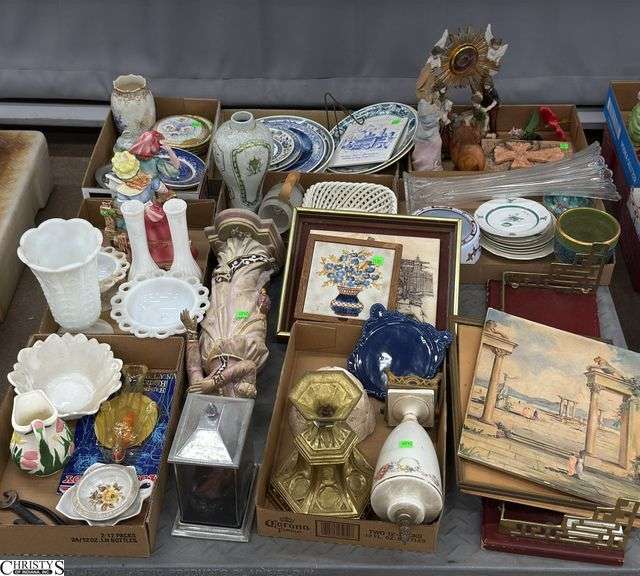 Skid of Vases, Plates, Figurines, Decorative Accents - May Have Damage Throughout - SKID NOT INCLUDED image