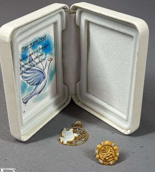 10K Diamond Pin and Pendant image