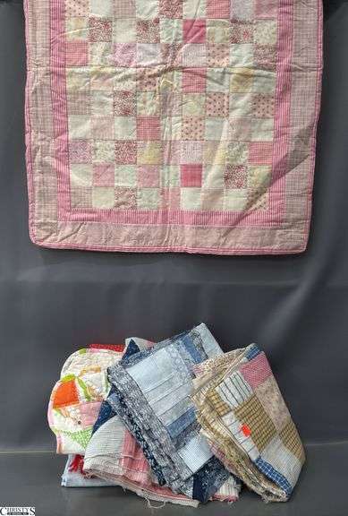 Quilt Tops, Small Quilt Pieces, Material image
