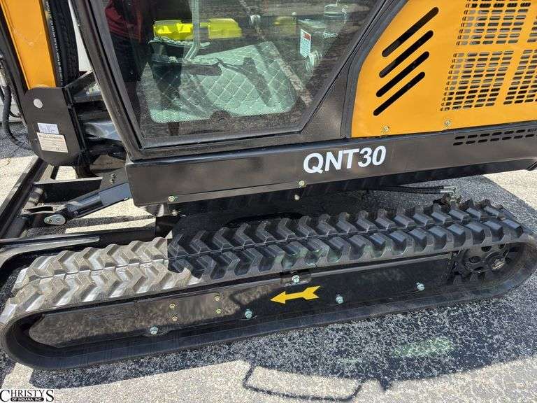 CFG Industrial Mini Excavator QNT30 with Cab Kubota Diesel Powered