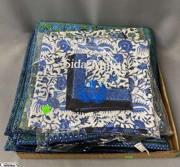 Blue and White Designs, Placemats, Napkins, 2 Table Cloths Rectangle 102x110" and Round 80" image