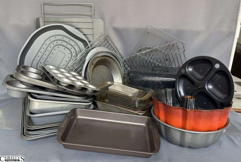 Roaster, Bundt Pans, Loaf Pans, Muffin Tins, Cake Pan, Cooking Sheets, Wire Racks image