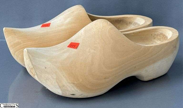 Pair of Dutch Clogs 45/47 30cm image