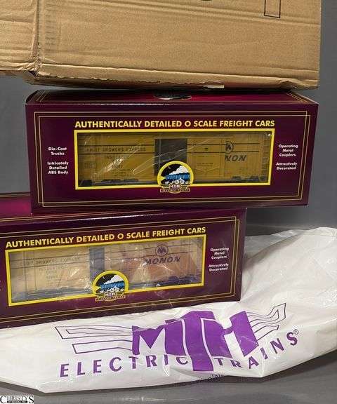 Set of 2 MTH Monon Reefer Cars in Shipping Box image