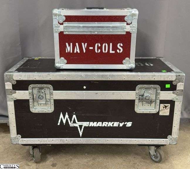 Pair of AV Road Cases Largest 36x17x21 image