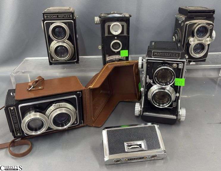 5 Vintage Cameras - Kodak, Mamiyalfex, and Others image