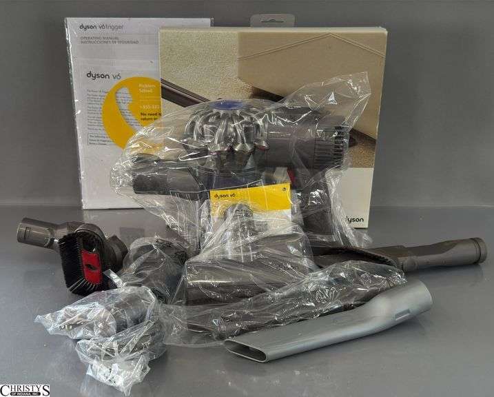 Dyson Stick Vacuum, Flat Out Attachment - powers on, Maybe Missing Pole Attachment or Other Parts image