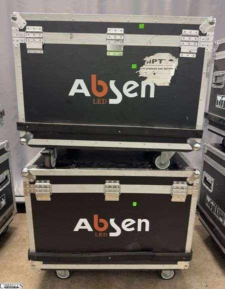 Pair of AV Road Cases 35x23x29 image