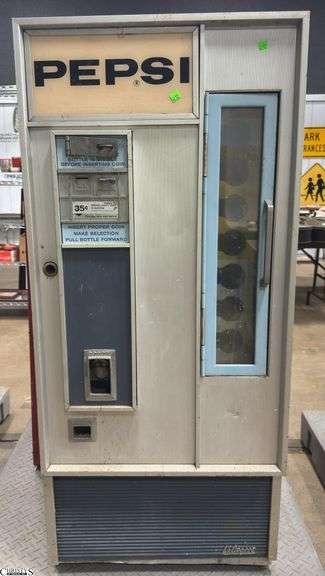 LaCrosse Pepsi machine untested 25x20x55 image