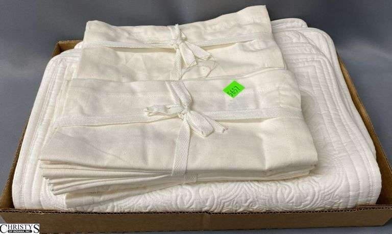 Sur La Table Cream Colored Placemats and Cloth Napkins image