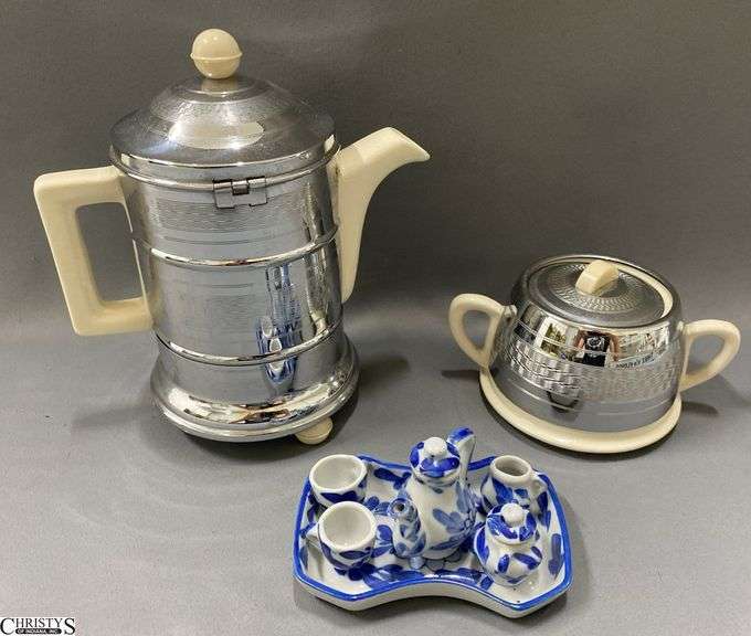 Overlay Teapot and Sugar, Mini Blue and White Tea Set image