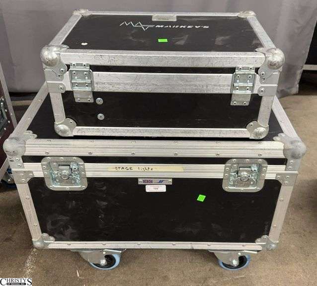 Pair of AV Road Cases Largest 27x18x20 image