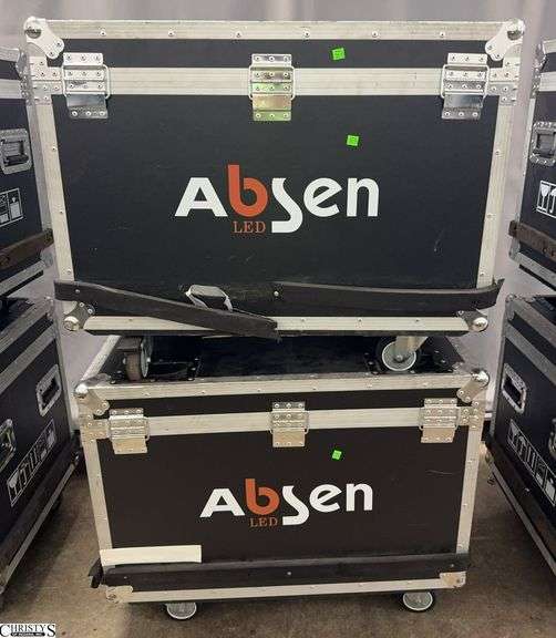 Pair of AV Road Cases 35x23x29 image