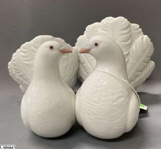 Lladro Pair of Doves 4.75" Tall image