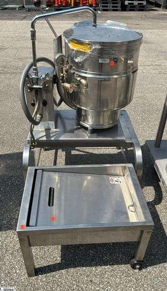 Groen Stainless Tilt Kettle and Rolling Strainer Cart image