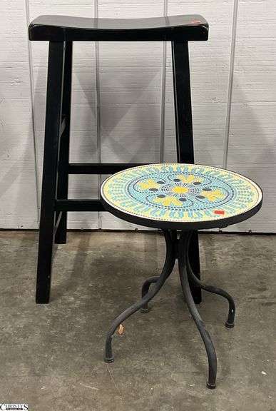 Mosaic Style Small Table and Bar Stool - 28" of stool image
