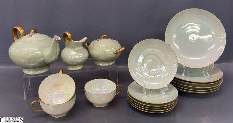 Hutschenreuther Selb Bavarian Green Lustre Tea Service Pieces, Approx 17pcs  - 7.5" of largest plate image