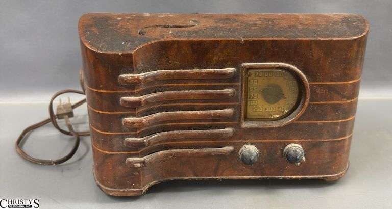 Tube Radio, Missing Back 10.5" Wide 6.5" Tall image