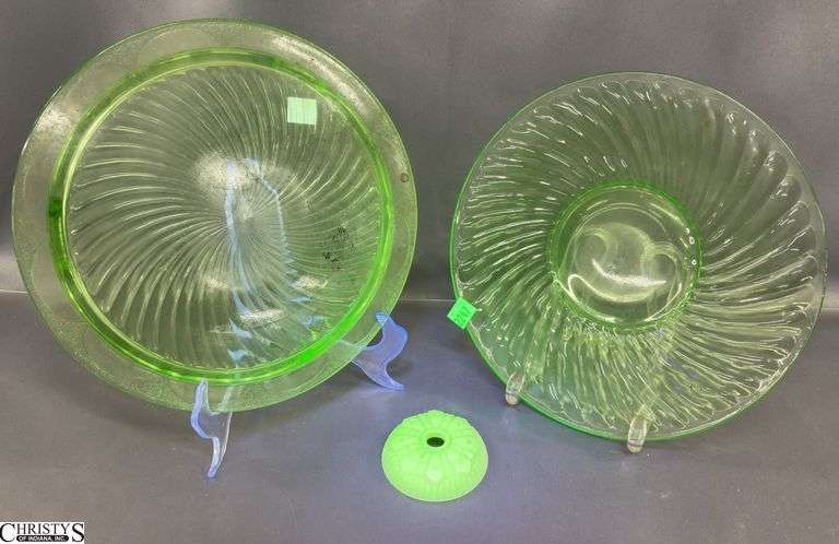 UV Reactive Cake Plate, Plate, Small Candelabra Part - 10" of plate image