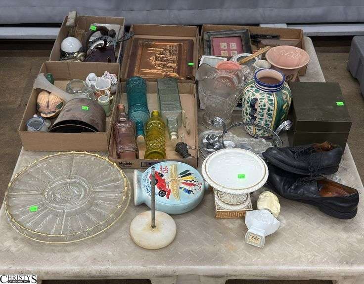 Skid of Platters, Bottles, Vases, Decorative Accents - May Have Damage Throughout - SKID NOT INCLUDED image