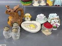 Salt and Peppers, Hands, Feet, Clear, Brass Color, Tourist, Hamburgers, Cake and Pies