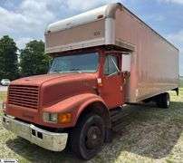 1999  INTERNATIONAL  4700 24' Box • Lift Gate Operating • Driven Here