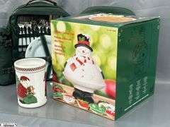 Holiday Cookie Tray, Crock, Green Wine Picnic Back Pack
