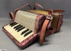Hohner Mignoni Accordion Wear to the Strap