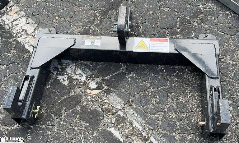 Wolverine TR-26-01C 3 Point Quick Hitch Adapter image