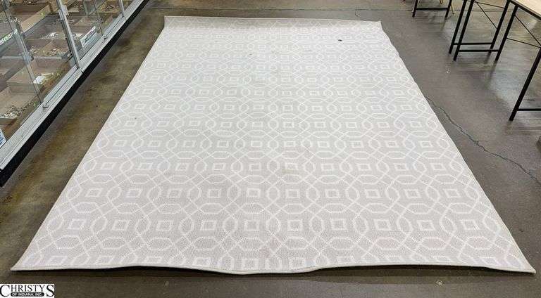 Rug 96x132 Has a Slight Pink Tone image