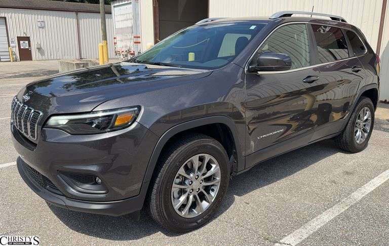 2019  JEEP  Cherokee Driven here. We put in a new battery. From a local estate image
