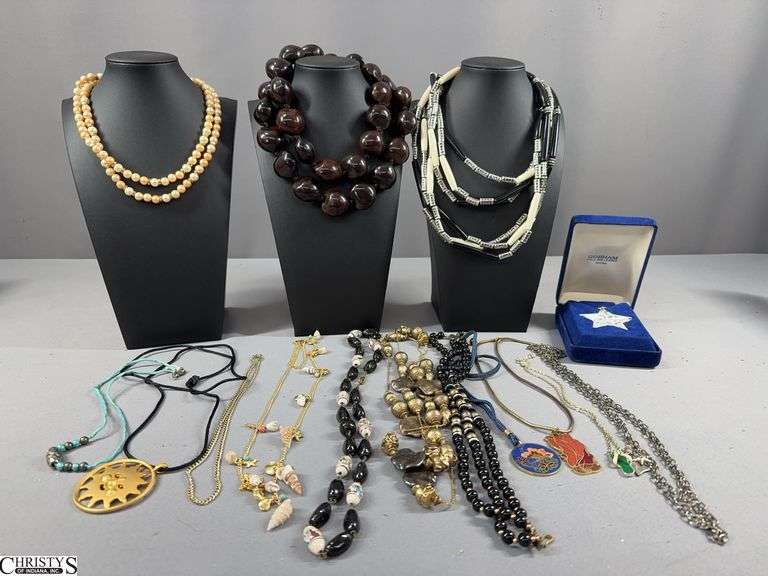 15 Costume Jewelry Necklaces/Chains.  One needs the clasp repaired. image