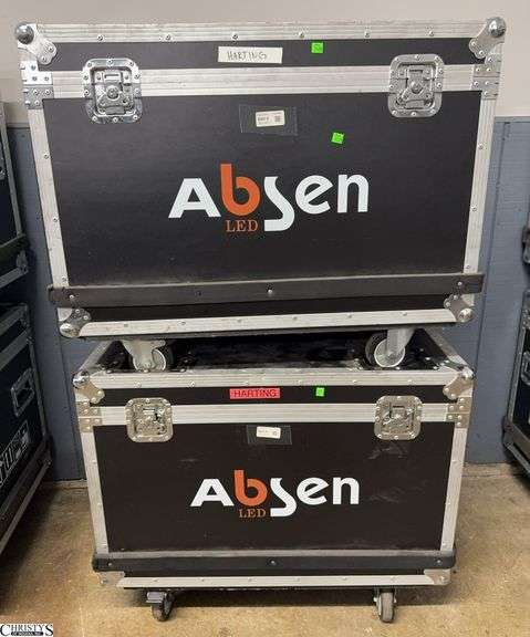 Pair of AV Road Cases 35x23x29 image