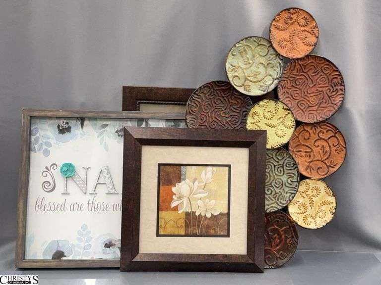 4pcs Decorator Wall Art - 19.5" x 19.5" of largest frame image