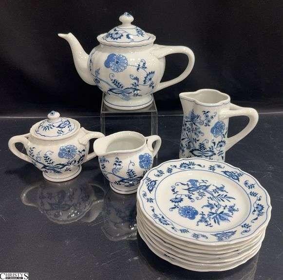 Blue Danube Teapot, Cream & Sugar, Milk Pitcher and 7 Bread/Dessert Plates image