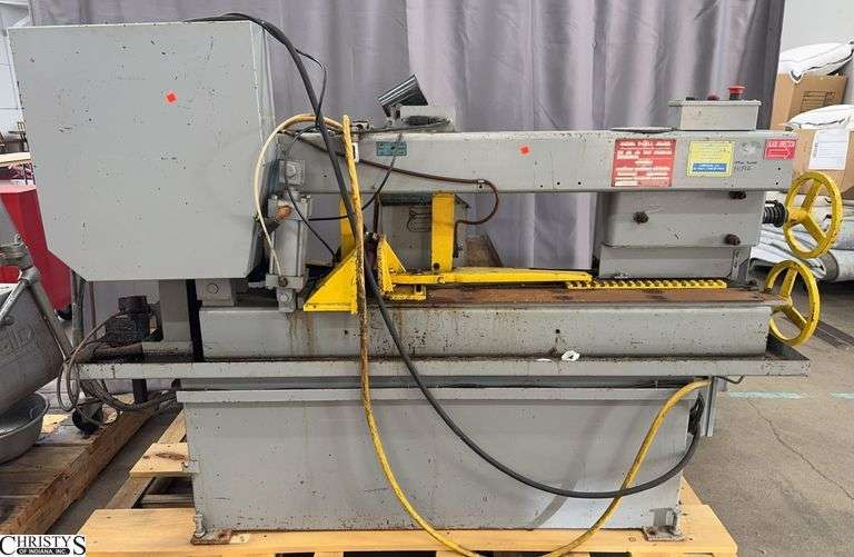 DoAll Horizontal Band Saw C-916M image