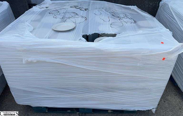 Pallet of 7" Plates and Holders image